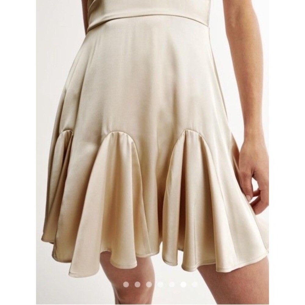 Abercrombie AF satin mini dress deep V-neck pleat champagne wedding. Party MP - Picture 7 of 16